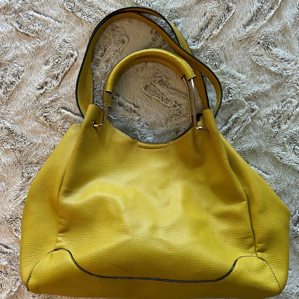 SONDRA ROBERTS SQUARED Yellow Shoulder/Hand Bag.